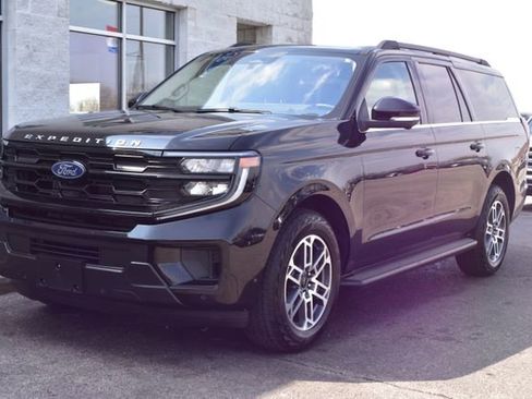 Used 2025 Ford Expedition Max Active AWD/4WD image 14