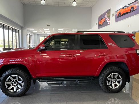 Used 2021 Toyota 4Runner TRD Off-Road Premium w/ Moonroof Package image 2