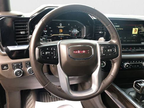 Used 2022 GMC Sierra 1500 SLT AWD/4WD image 17