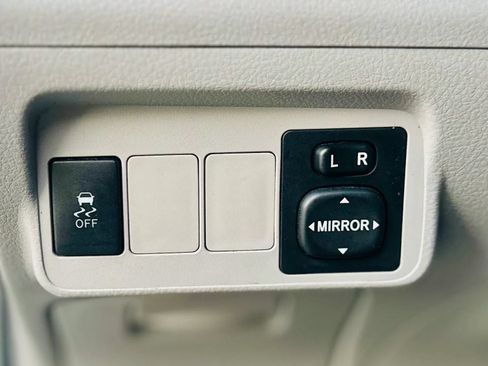 Used 2013 Toyota Corolla LE FWD image 8