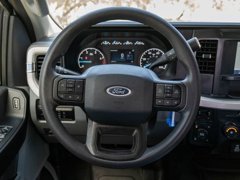 Used 2025 Ford F250 XL AWD/4WD image 23