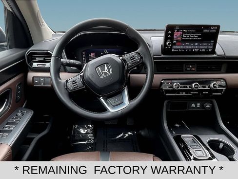 Used 2025 Honda Pilot Elite image 8