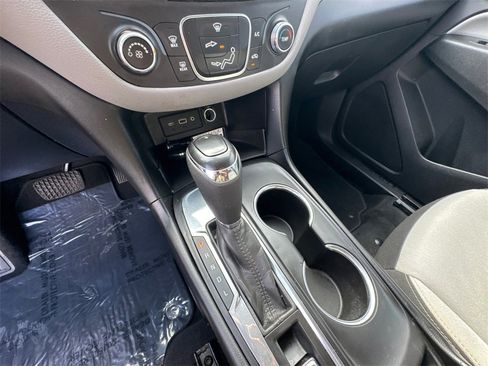 Used 2020 Chevrolet Equinox LS w/ LPO, Floor Liner Package image 31