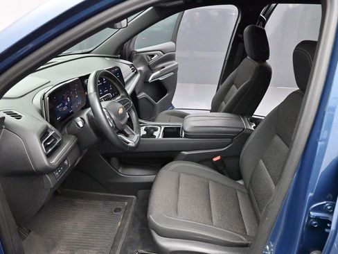 Used 2024 Chevrolet Traverse LT w/ LPO, Floor Liner Package FWD image 12