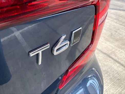 Used 2019 Volvo S60 T6 Momentum w/ Multimedia Package AWD/4WD image 10