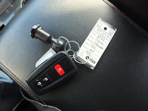 Used 2022 Toyota 4Runner TRD Off-Road image 29