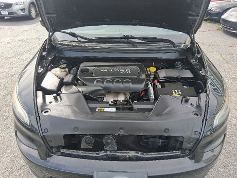 Used 2014 Jeep Cherokee Sport image 40