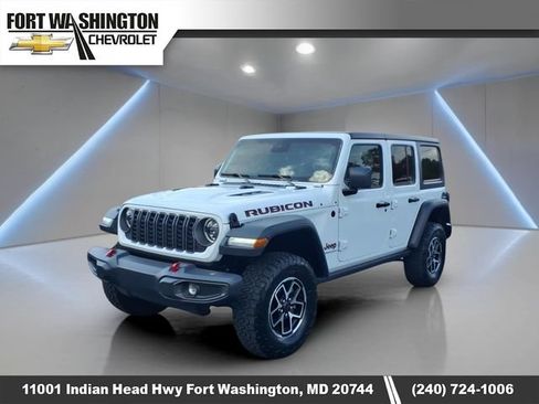 Used 2025 Jeep Wrangler Unlimited Rubicon AWD/4WD image 4