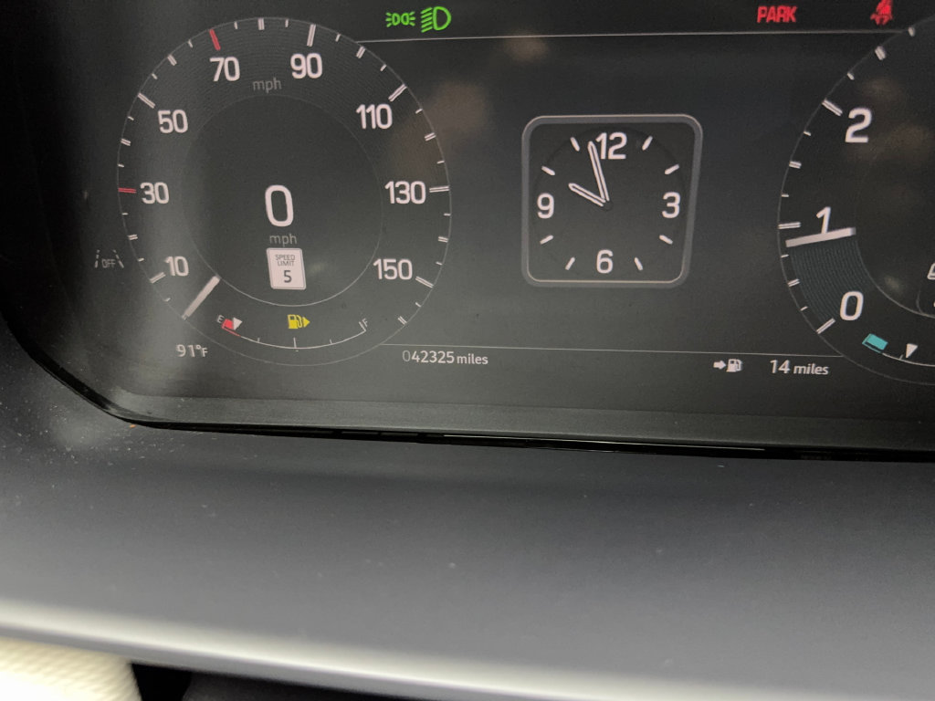 Used 2024 Land Rover Discovery Dynamic SE AWD/4WD image 63