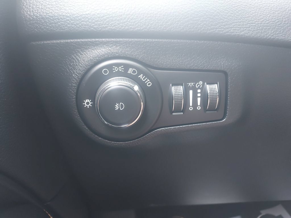 Used 2021 Jeep Compass Latitude w/ Convenience Group AWD/4WD image 22
