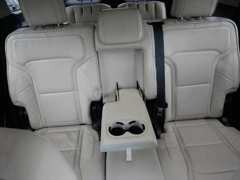 Used 2019 Ford Explorer Limited w/ Limited Luxury Package AWD/4WD image 13