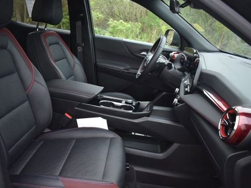Certified 2025 Chevrolet Equinox RS w/ Safety and Technology Package FWD image 14