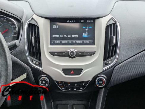 Used 2018 Chevrolet Cruze LS FWD image 19
