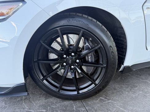 Used 2016 Ford Mustang Shelby GT350 w/ Technology Package image 5