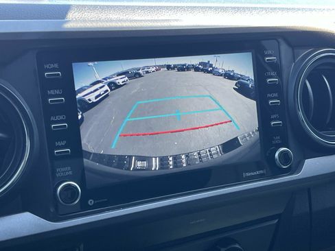 Used 2020 Toyota Tacoma TRD Sport w/ Technology Package image 14