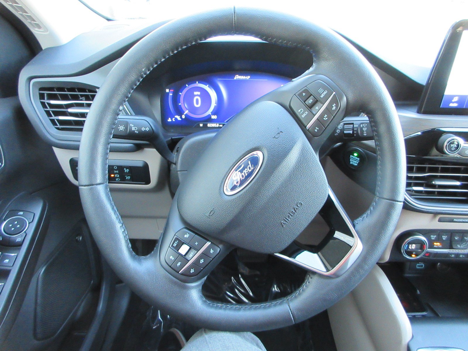 Used 2020 Ford Escape Titanium FWD image 35