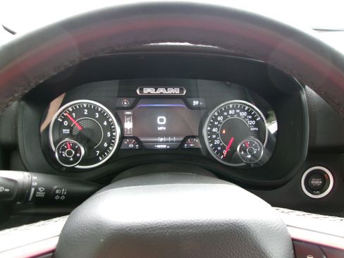 Used 2025 RAM 1500 Big Horn AWD/4WD image 9