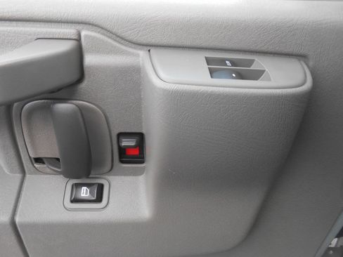 Used 2017 Chevrolet Express 3500 LT w/ LT Preferred Equipment Group image 18