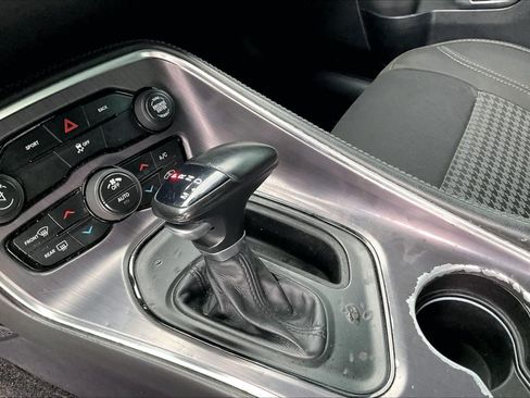 Used 2016 Dodge Challenger SXT RWD image 15