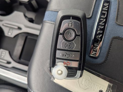 Used 2025 Ford F250 Platinum w/ FX4 Off-Road Package image 35