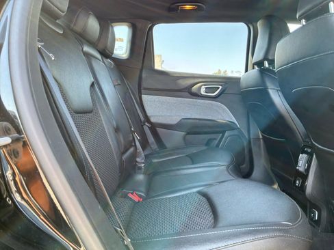 Used 2024 Jeep Compass Latitude AWD/4WD image 18