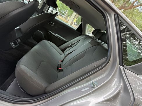 Used 2025 Kia K4 FWD image 35