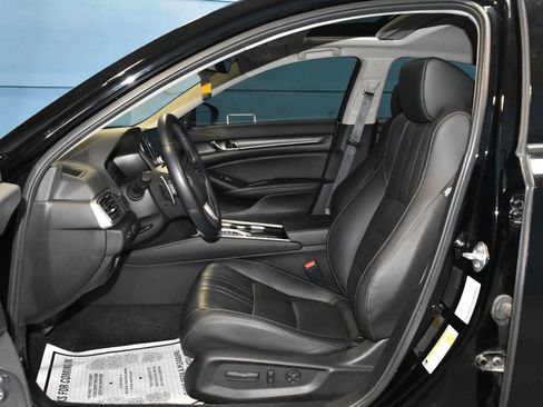 Used 2022 Honda Accord Touring image 9