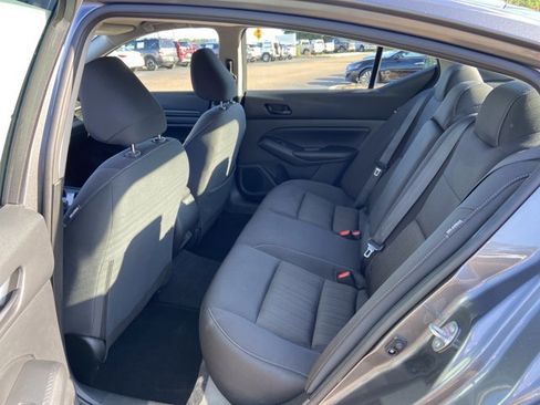 Used 2025 Nissan Altima 2.5 SV FWD image 46
