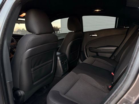 Used 2018 Dodge Charger SXT w/ Blacktop Package image 18