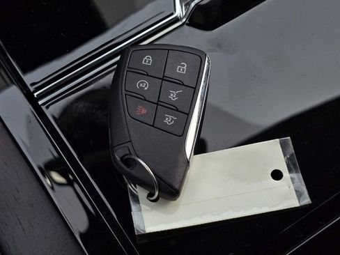 Used 2025 GMC Yukon Denali RWD image 31