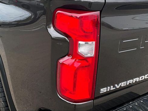 Used 2021 Chevrolet Silverado 2500 LTZ w/ LTZ Premium Package AWD/4WD image 27