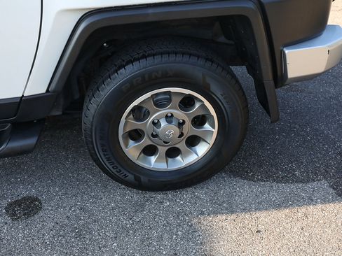 Used 2013 Toyota FJ Cruiser 4WD w/ Upgrade Pkg image 4