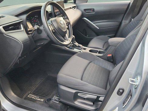 Certified 2025 Toyota Corolla Cross AWD Hybrid w/ Moonroof Package image 13