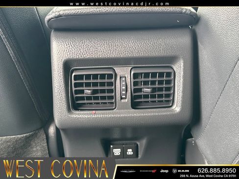 Used 2025 Toyota Camry XSE FWD image 34