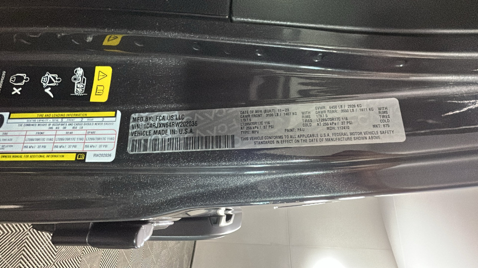 Used 2024 Jeep Wrangler Unlimited AWD/4WD image 12