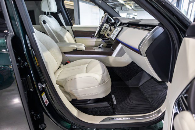 Used 2026 Land Rover Range Rover SE AWD/4WD image 47