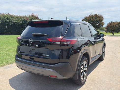 Certified 2023 Nissan Rogue SV w/ SV Premium B Package AWD/4WD image 3