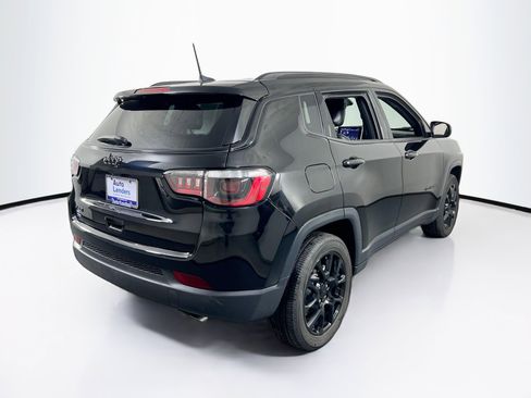 Used 2022 Jeep Compass Latitude w/ Convenience Group AWD/4WD image 5