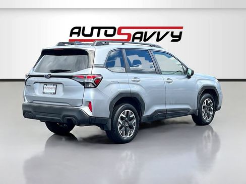 Used 2025 Subaru Forester Premium w/ Convenience Package #2 AWD/4WD image 7