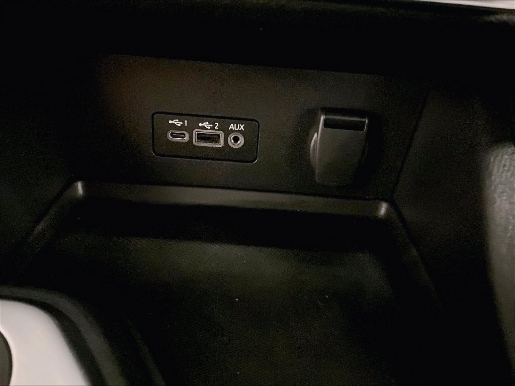 Used 2023 Nissan Sentra SV FWD image 16