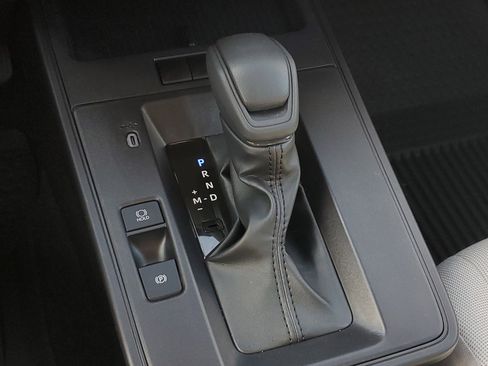 Used 2026 Toyota Corolla Cross L image 29