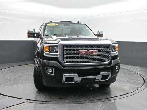 Used 2016 GMC Sierra 2500 Denali w/ Duramax Plus Package image 44