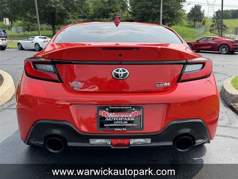 Used 2022 Toyota GR86 w/ ALL Weather Mat Package (TMS) RWD image 14
