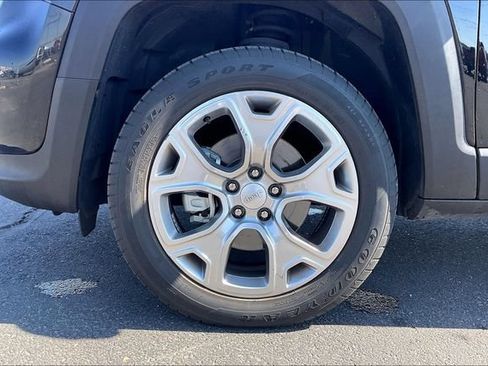 Used 2023 Jeep Renegade Limited AWD/4WD image 8