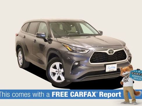 Used 2023 Toyota Highlander LE image 2