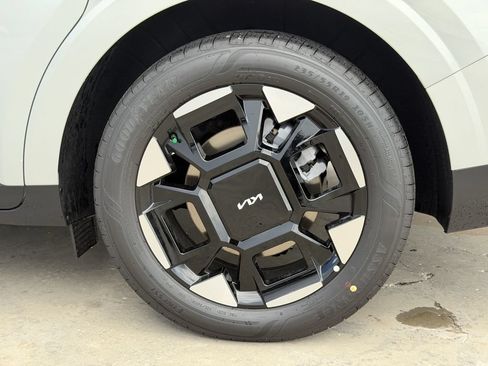 New 2027 Kia Carnival EX FWD image 12