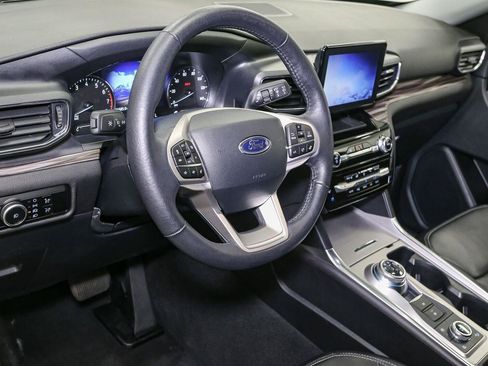 Used 2024 Ford Explorer Limited w/ Equipment Group 301A AWD/4WD image 26