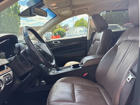 Used 2013 Lincoln MKT AWD image 7