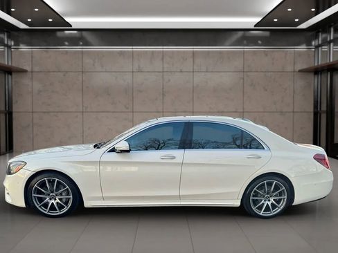 Used 2020 Mercedes-Benz S 560 Sedan w/ AMG Line Exterior image 3