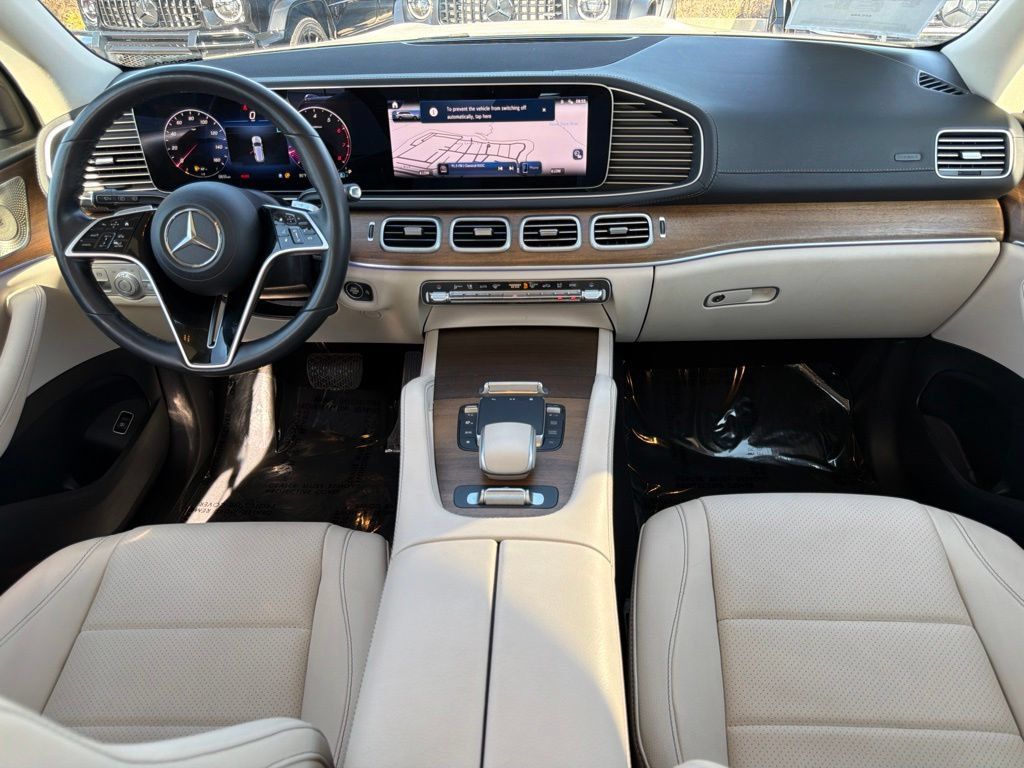 Used 2024 Mercedes-Benz GLS 450 4MATIC image 33